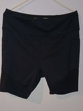 Black High-Waist Bike Shorts with Side Pockets